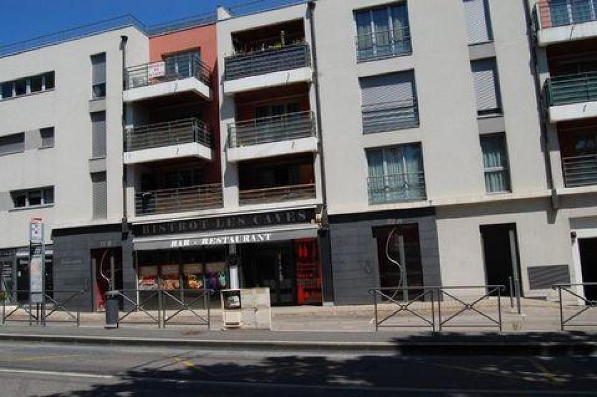 140m² Office in Francheville, France No. 20162