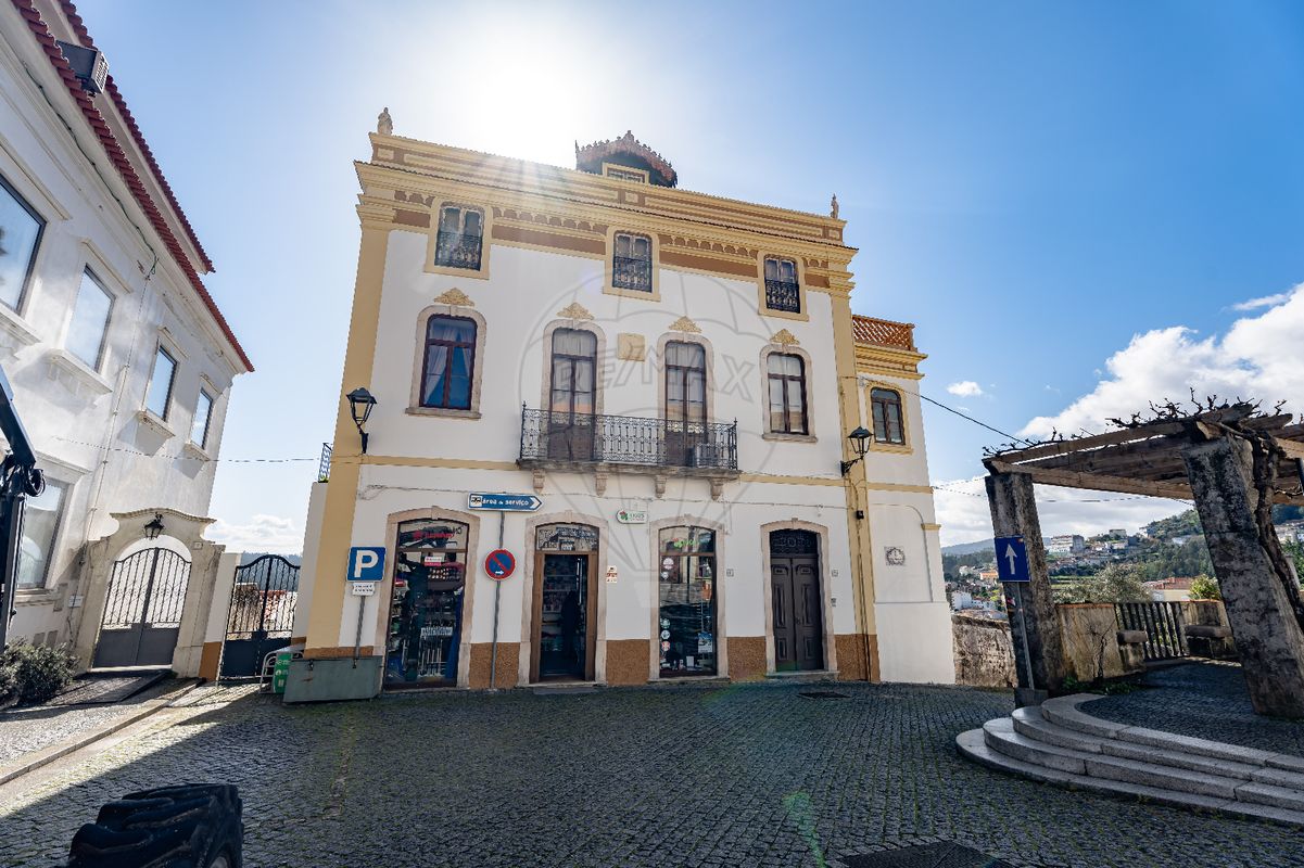 284m² Building in Penacova, Portugal No. 66044