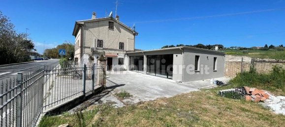 3 bedrooms House in Civitanova Marche, Italy No. 258249 5