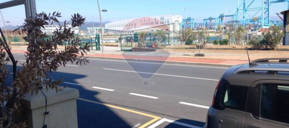 1غرفة عقار تجاري في Vado Ligure, Italy رقم 206362 2