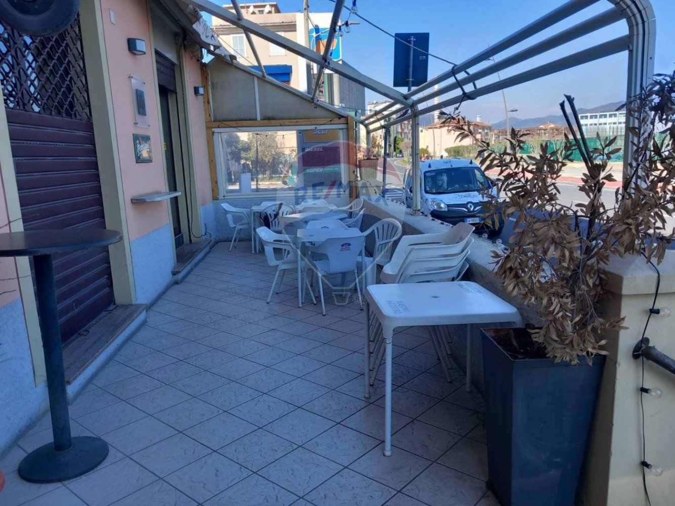 1غرفة عقار تجاري في Vado Ligure, Italy رقم 206362