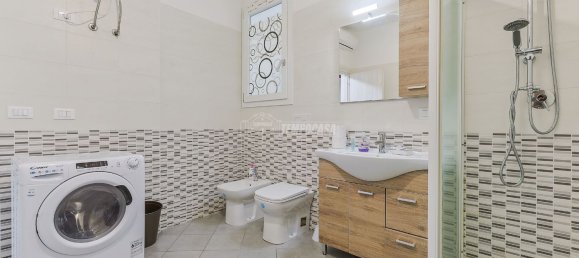 3 rooms Apartment in Bologna, Italy No. 121449 16