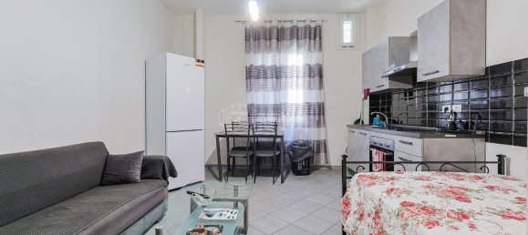 3 rooms Apartment in Bologna, Italy No. 121449 5