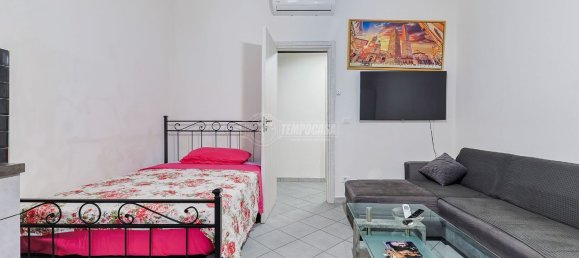 3 rooms Apartment in Bologna, Italy No. 121449 6