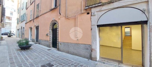 Imóvel comercial de 2 divisões em Brescia, Italy N.º 84635 2