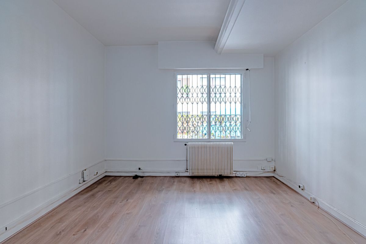 2 Schlafzimmer Büro in Paris, France, Nr. 187651