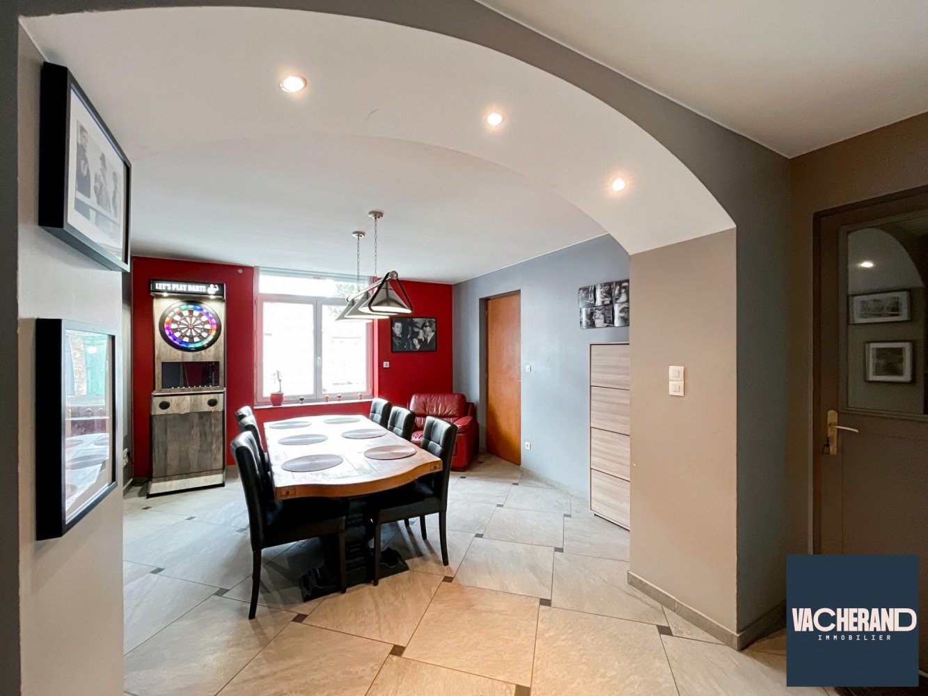 Bâtiment à Valenciennes, France 176m² No. 71431