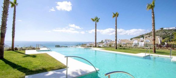 4 bedrooms Villa in Benalmadena, Spain No. 570 3
