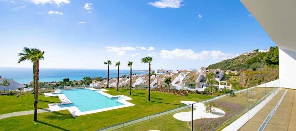4 bedrooms Villa in Benalmadena, Spain No. 570 2