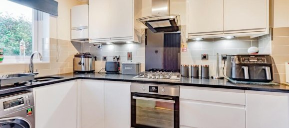 2 bedrooms Commercial property in Crawley, United Kingdom No. 6268 7