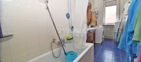 3 bedrooms Apartment in Volpiano, Italy No. 77273 6
