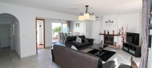 4 bedrooms Villa in Mijas, Spain No. 35989 9