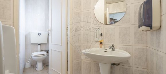 240m² Commercial property in Riba de Ave, Portugal No. 37034 3