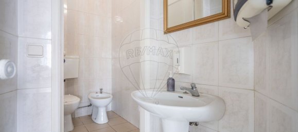 240m² Commercial property in Riba de Ave, Portugal No. 37034 12