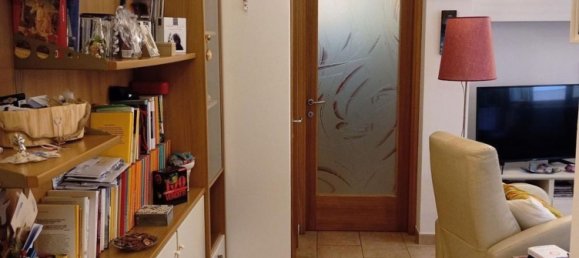 3 rooms Apartment in Poggibonsi, Italy No. 205549 2