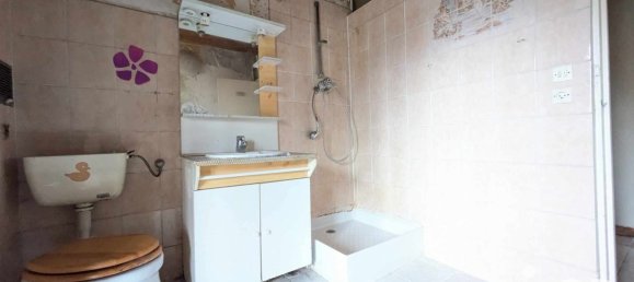 Apartamento de 4 dormitorios en Nilvange, France No. 230383 12