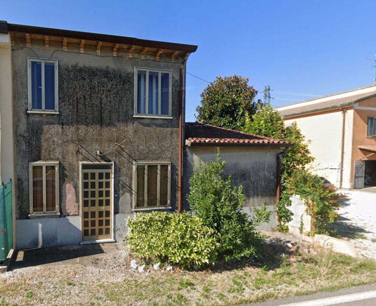 5 rooms House in Veronella, Italy No. 60845