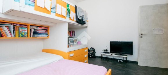 4 rooms Apartment in Genoa, Italy No. 299803 25