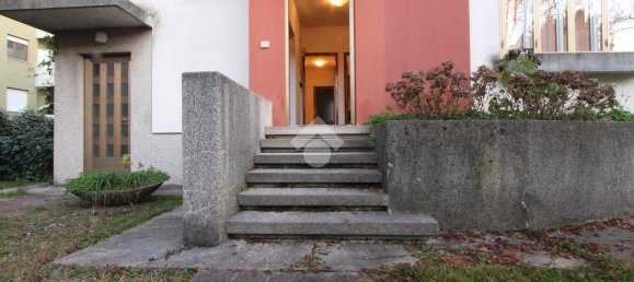 8-salle Villa à Udine, Italy No. 4682 27