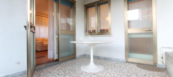 8-salle Villa à Udine, Italy No. 4682 8