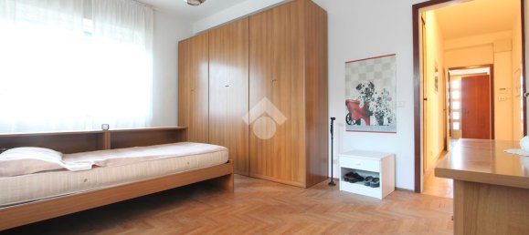 8-salle Villa à Udine, Italy No. 4682 15