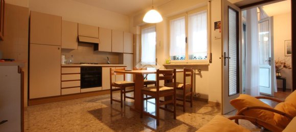 8-salle Villa à Udine, Italy No. 4682 11