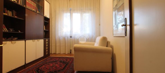 8-salle Villa à Udine, Italy No. 4682 17