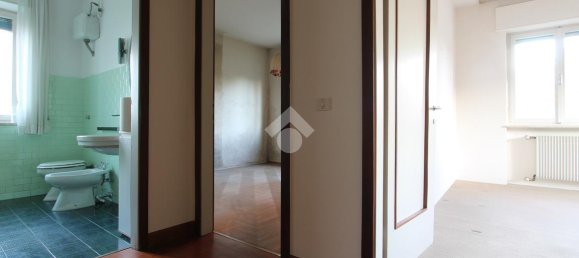 8-salle Villa à Udine, Italy No. 4682 22