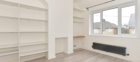 1 bedroom Maisonette in Essex, United Kingdom No. 4176 3