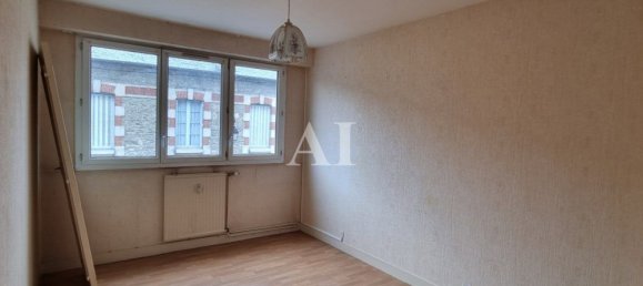 3 bedrooms Apartment in Bourges, France No. 79995 6