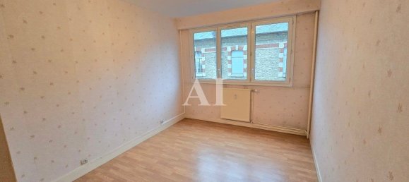 3 bedrooms Apartment in Bourges, France No. 79995 7