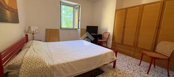 4 bedrooms House in Scheggia e Pascelupo, Italy No. 270950 10