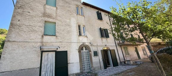 4 bedrooms House in Scheggia e Pascelupo, Italy No. 270950 24