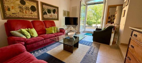 4 bedrooms House in Scheggia e Pascelupo, Italy No. 270950 4