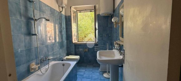 4 bedrooms House in Scheggia e Pascelupo, Italy No. 270950 17