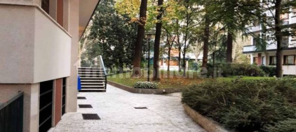 5 rooms Office in Milan, Italy No. 240954 36