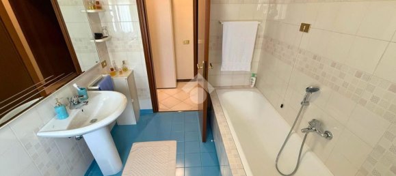 3غرفة شقة في Capriolo, Italy رقم 335585 21