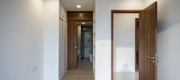 3 bedrooms Apartment in District 10, Vietnam No. 17920 2