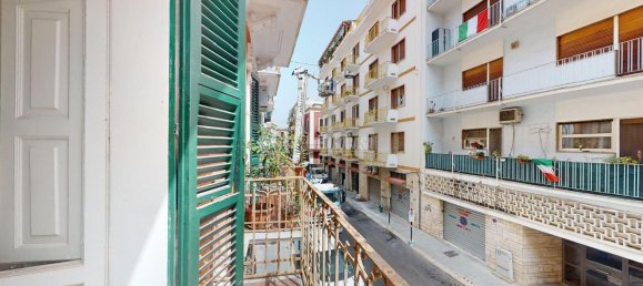 2 rooms Apartment in Bari, Italy No. 170920 6