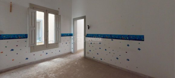 2 rooms Apartment in Bari, Italy No. 170920 3