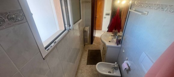 3 rooms Apartment in Rome, Italy No. 26439 24
