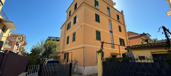 3 rooms Apartment in Rome, Italy No. 26439 3