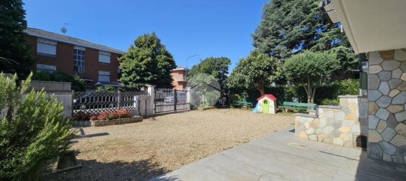 2 bedrooms Apartment in Chieri, Italy No. 363713 4