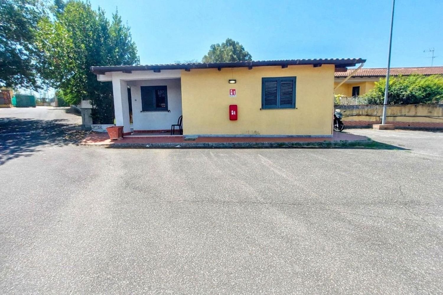 Gewerbliche Immobilie in Fiumicino, Italy 475m², Nr. 284958