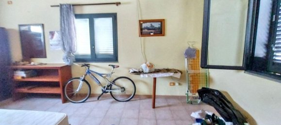 Gewerbliche Immobilie in Fiumicino, Italy 475m², Nr. 284958 5