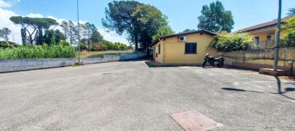 Gewerbliche Immobilie in Fiumicino, Italy 475m², Nr. 284958 2