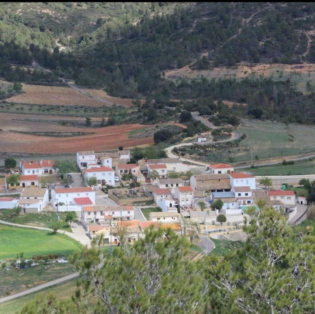 6 bedrooms House in Cortes De Pallas, Spain No. 113385