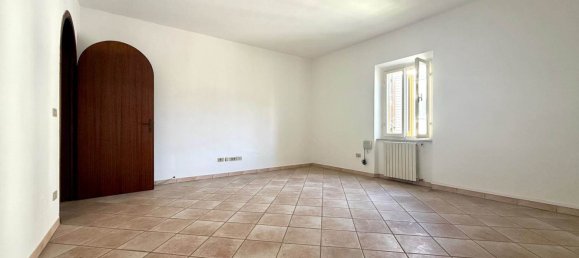 Apartamento de 2 dormitorios en Cecina, Italy No. 287253 5