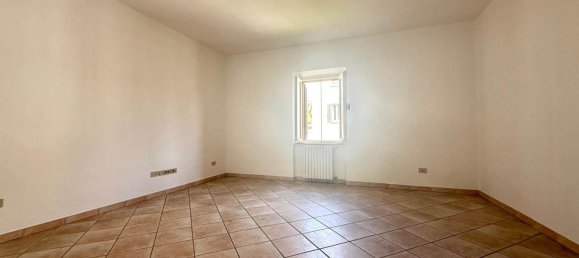 Apartamento de 2 dormitorios en Cecina, Italy No. 287253 10