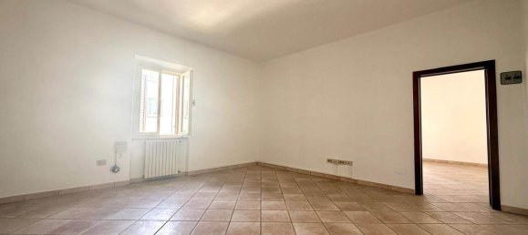 Apartamento de 2 dormitorios en Cecina, Italy No. 287253 6